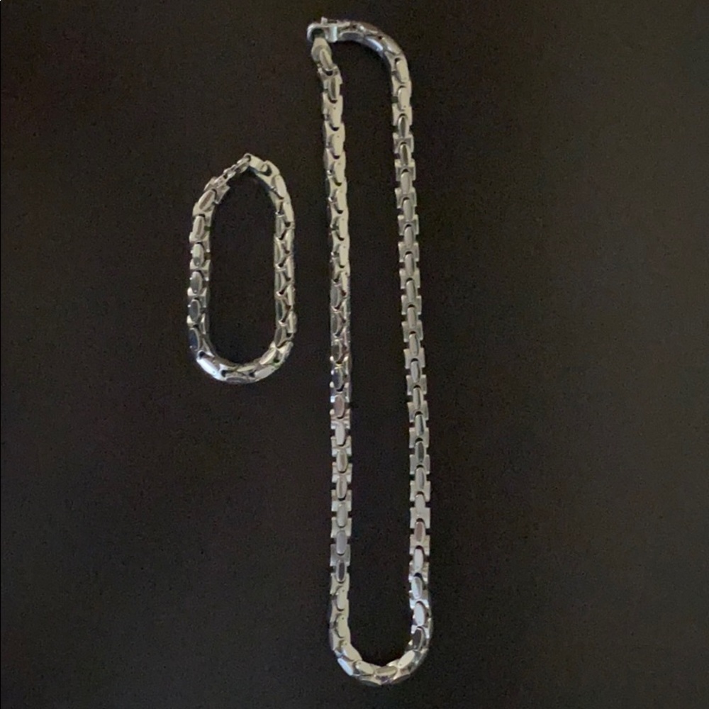 Stainless steel chain link necklace and bracelet